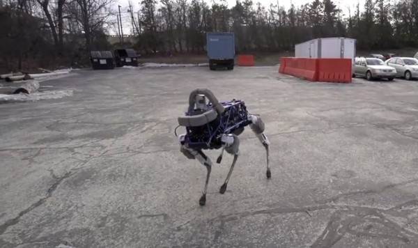 Ο νέος σκύλος-ρομπότ της Boston Dynamics (ανήκει στη Google) σε δράση [Video]